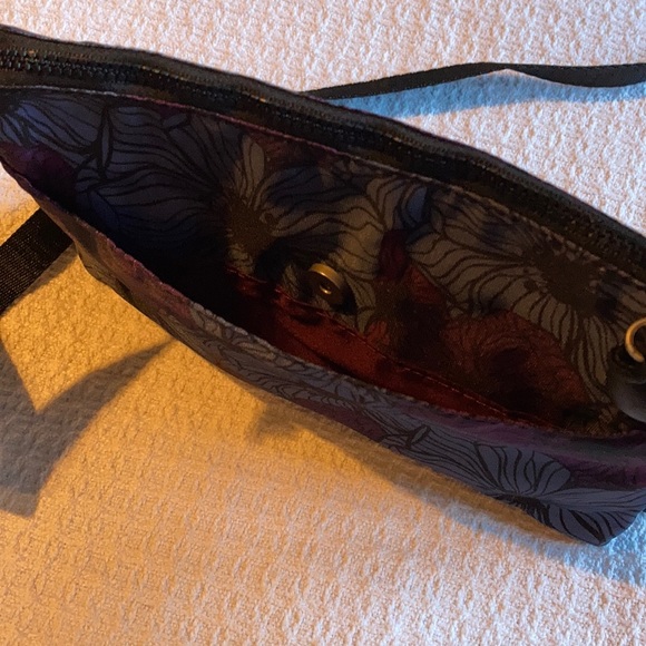 Crossbody Purse Vibrant Purple and Maroon Floral Pattern Adjustable Strap - Picture 6 of 11